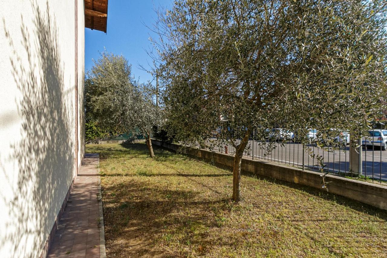 Le Quattro Stelle Villa Cardano Al Campo Eksteriør billede